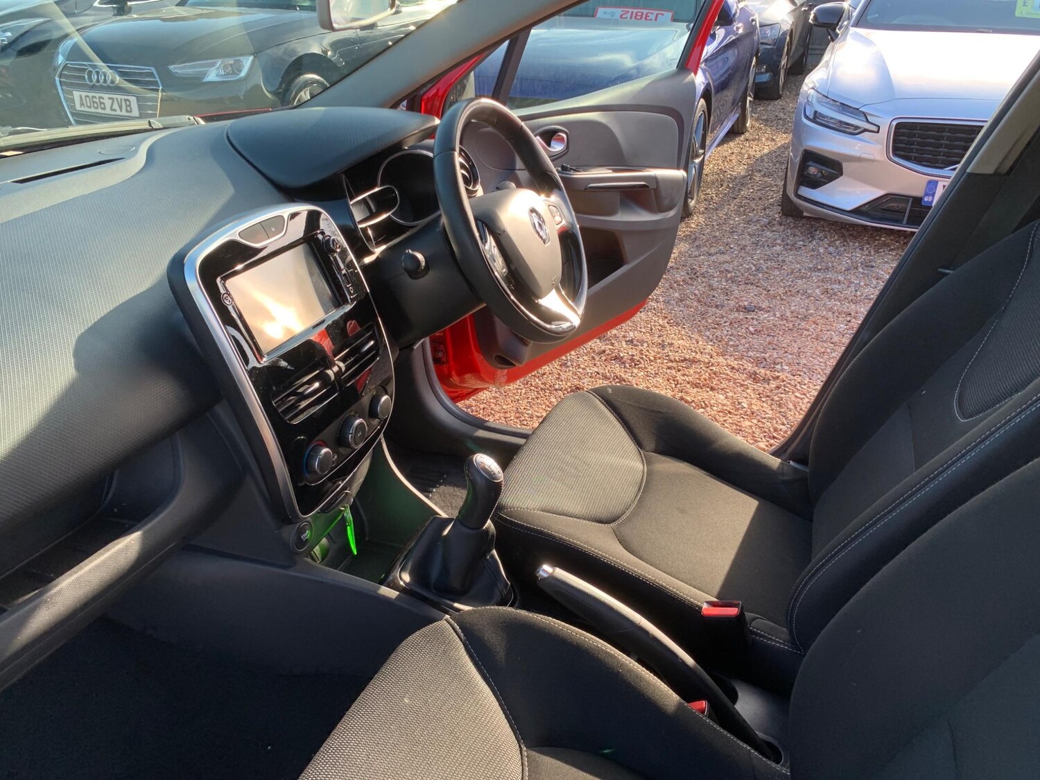 Used Renault Clio 2015 for sale - 77501833: Photo 23