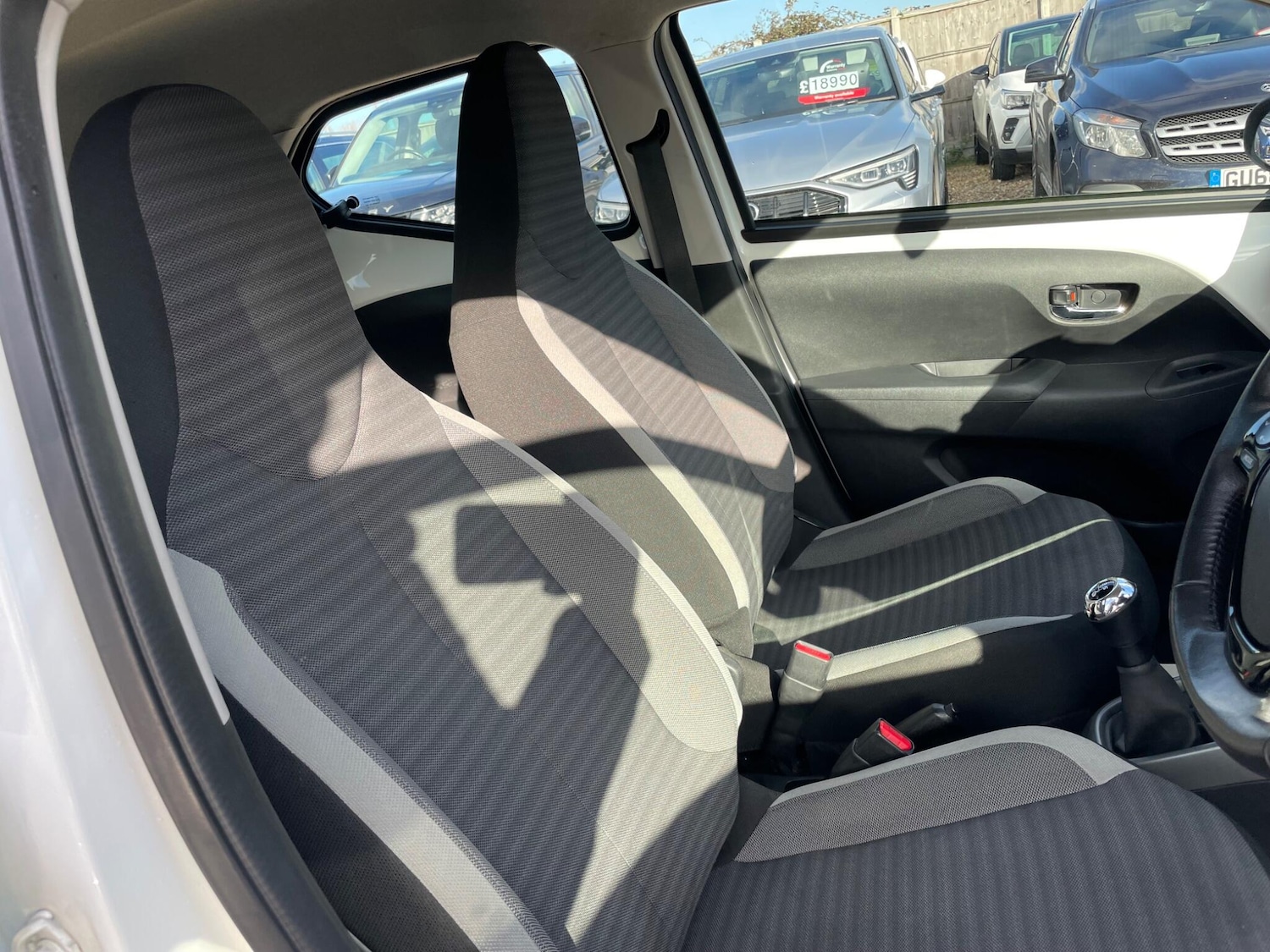 Used Toyota AYGO 2018 for sale - 77501796: Photo 24