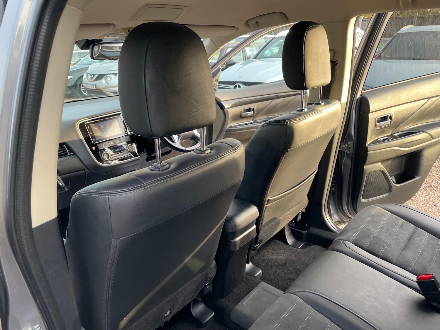 Used Mitsubishi Outlander 2017 for sale - 77882827: Photo 36