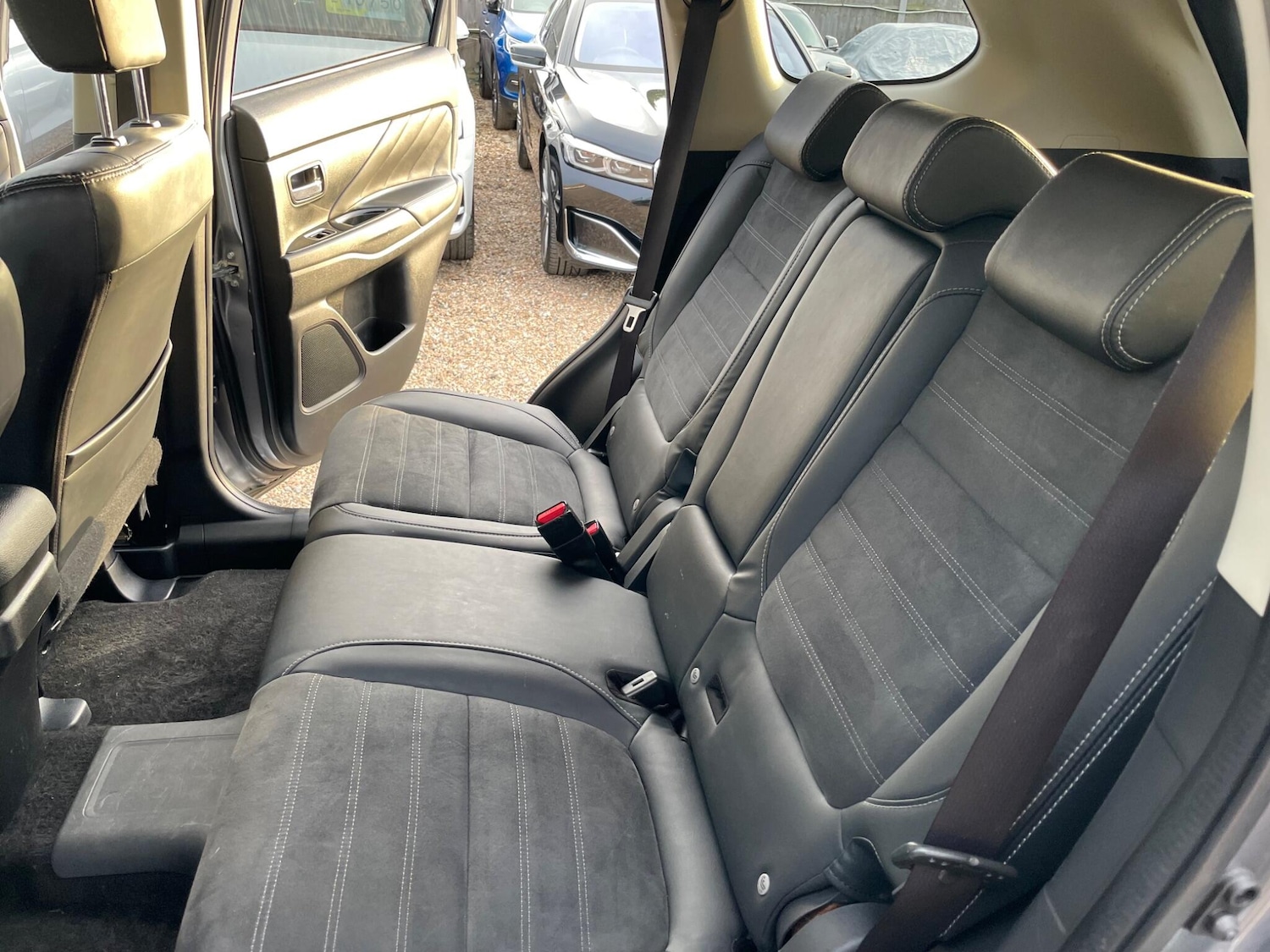 Used Mitsubishi Outlander 2017 for sale - 77882827: Photo 38