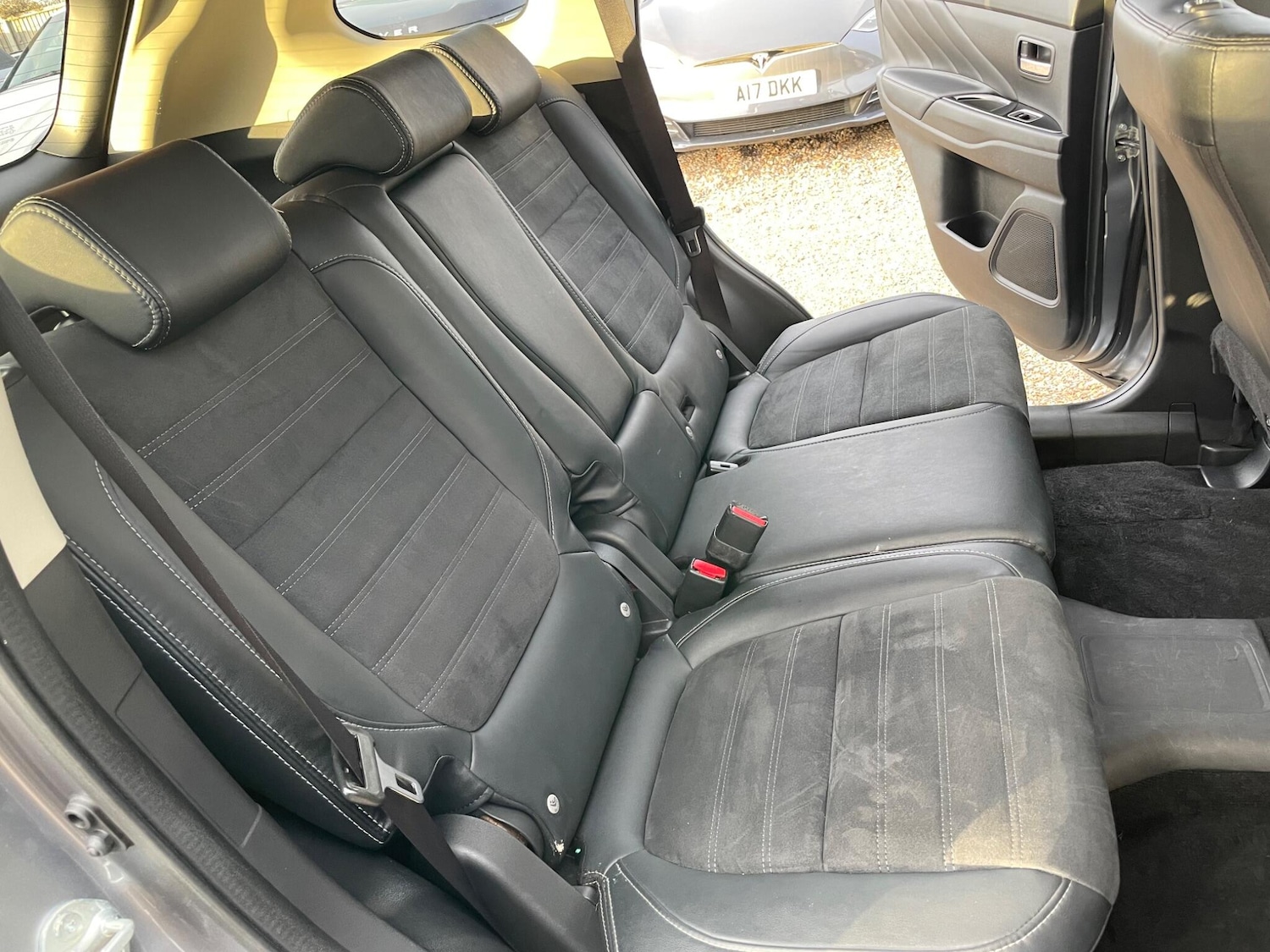 Used Mitsubishi Outlander 2017 for sale - 77882827: Photo 43