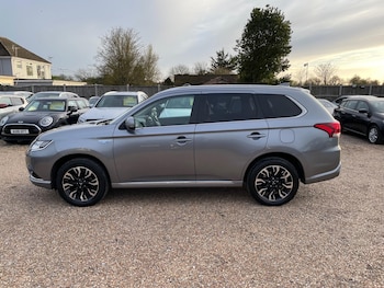 Used Mitsubishi Outlander 2017 for sale - 77882827: Photo