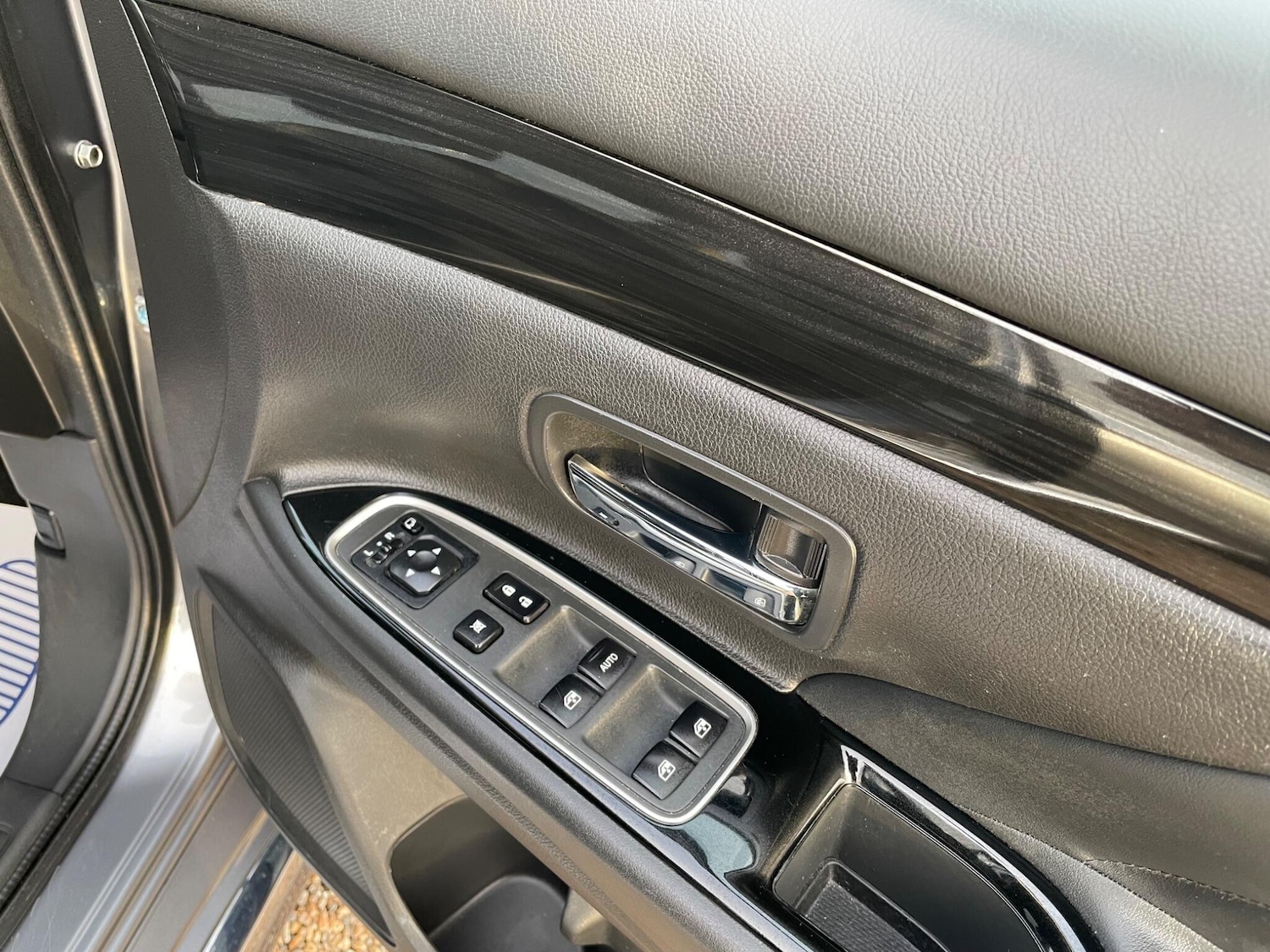 Used Mitsubishi Outlander 2017 for sale - 77882827: Photo 9