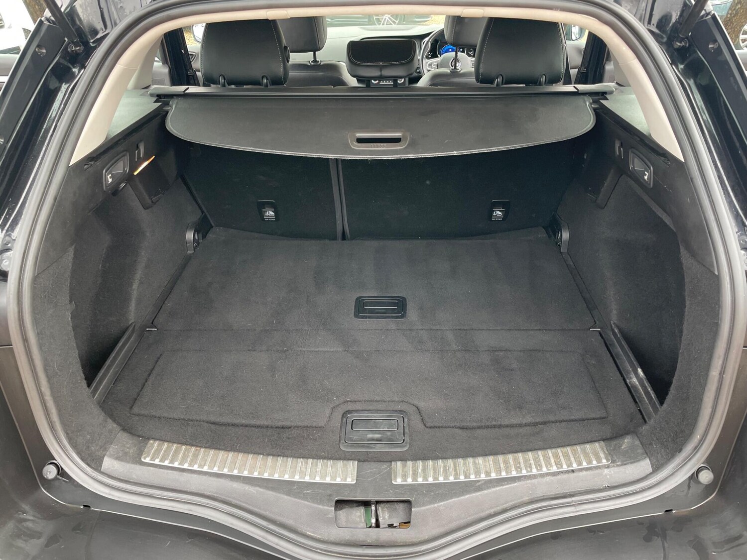 Used Renault Megane 2017 for sale - 77501773: Photo 43