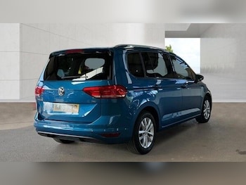 Used Volkswagen Touran 2016 for sale - 79132075: Photo