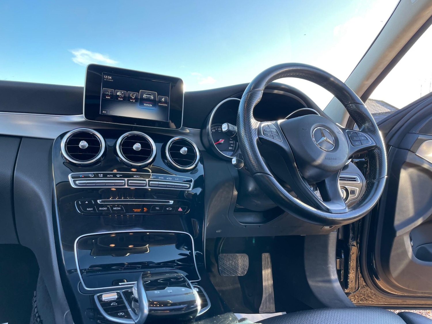 Used Mercedes-Benz C Class 2016 for sale - 77501835: Photo 32