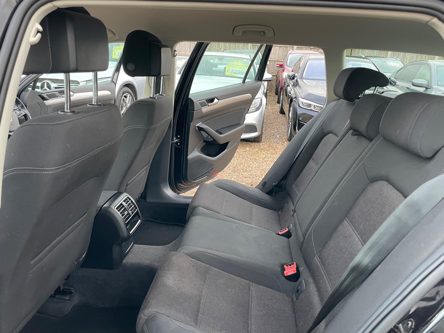 Used Volkswagen Passat 2015 for sale - 77511023: Photo 32