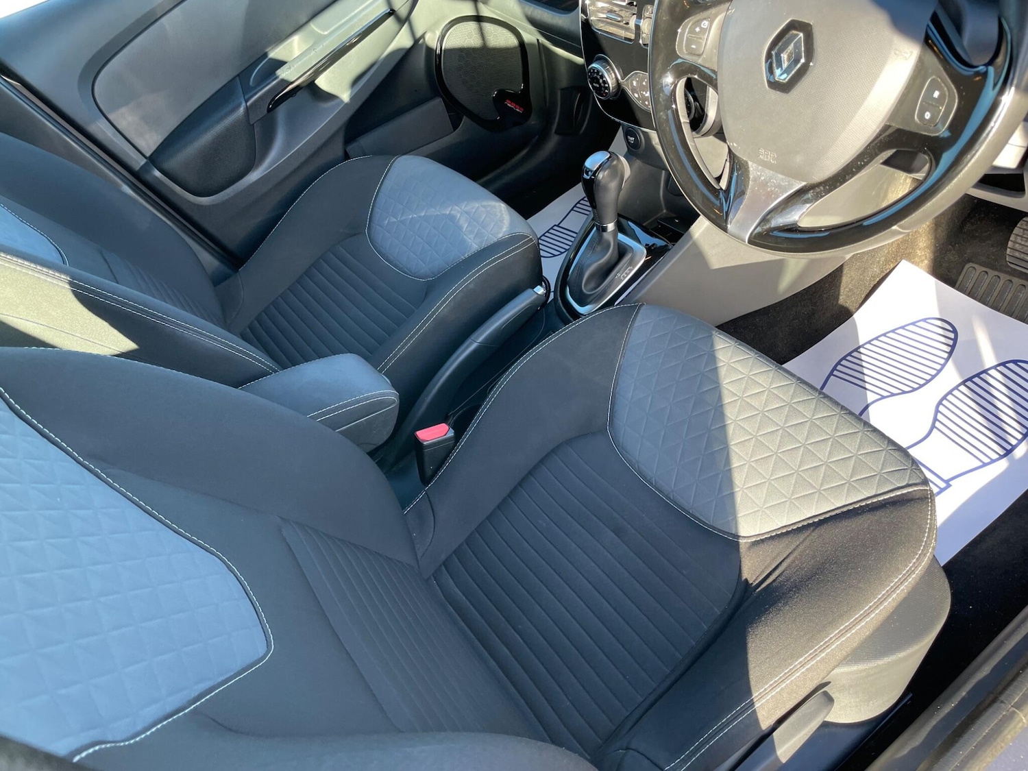 Used Renault Clio for sale - 77925759: Photo 17