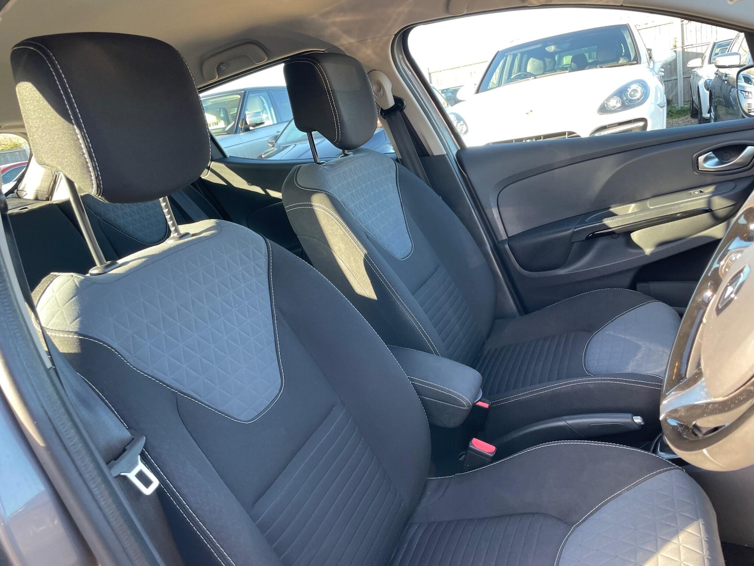 Used Renault Clio for sale - 77925759: Photo 18