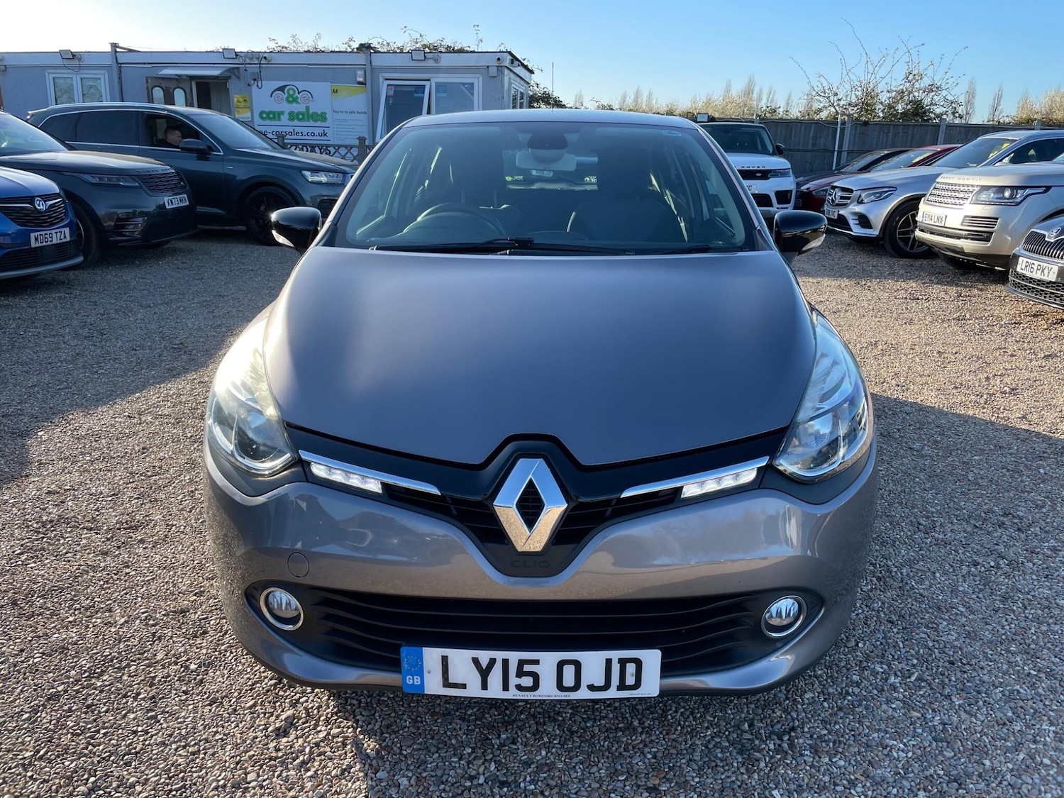 Used Renault Clio for sale - 77925759: Photo 2