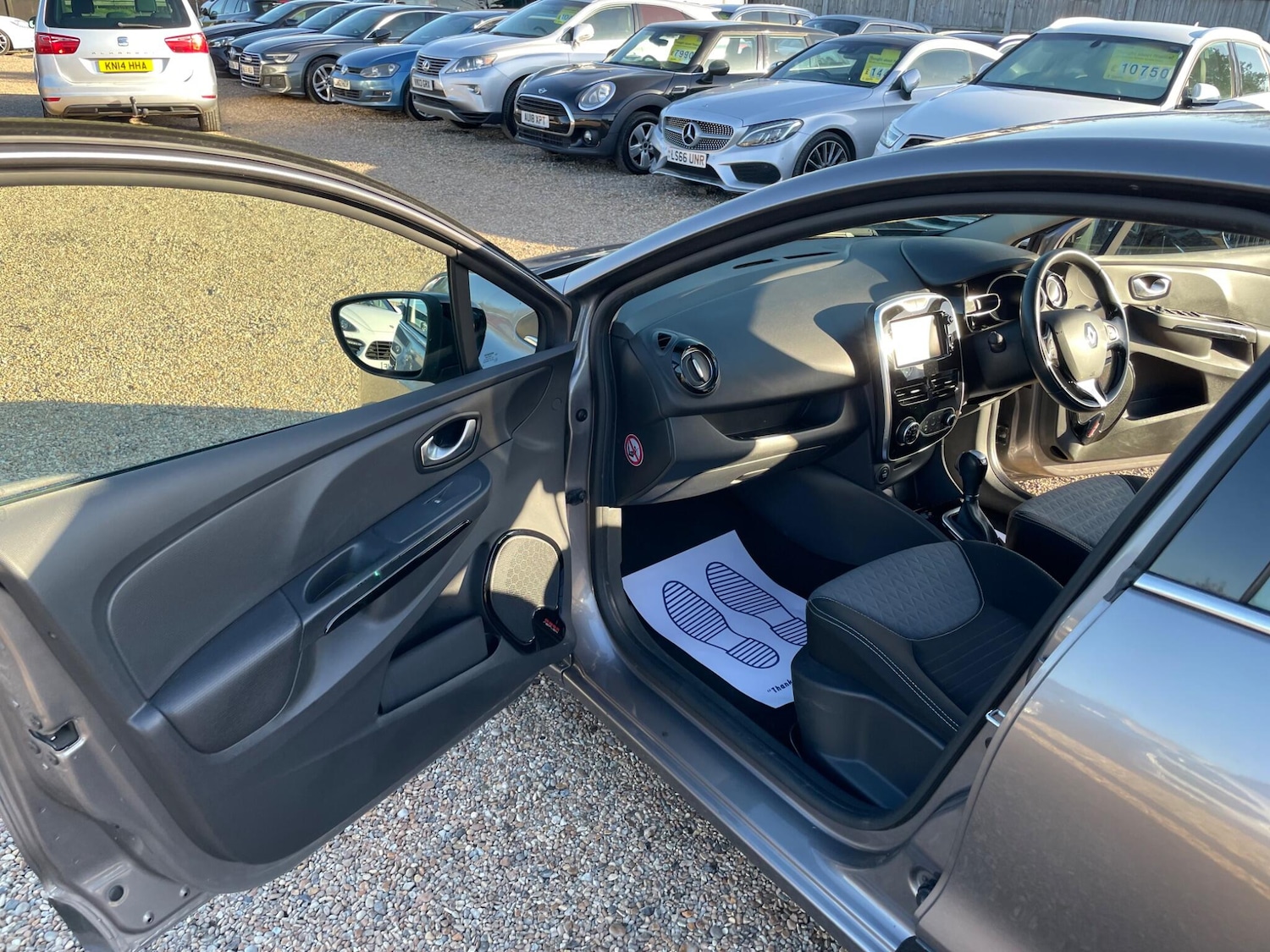 Used Renault Clio for sale - 77925759: Photo 20