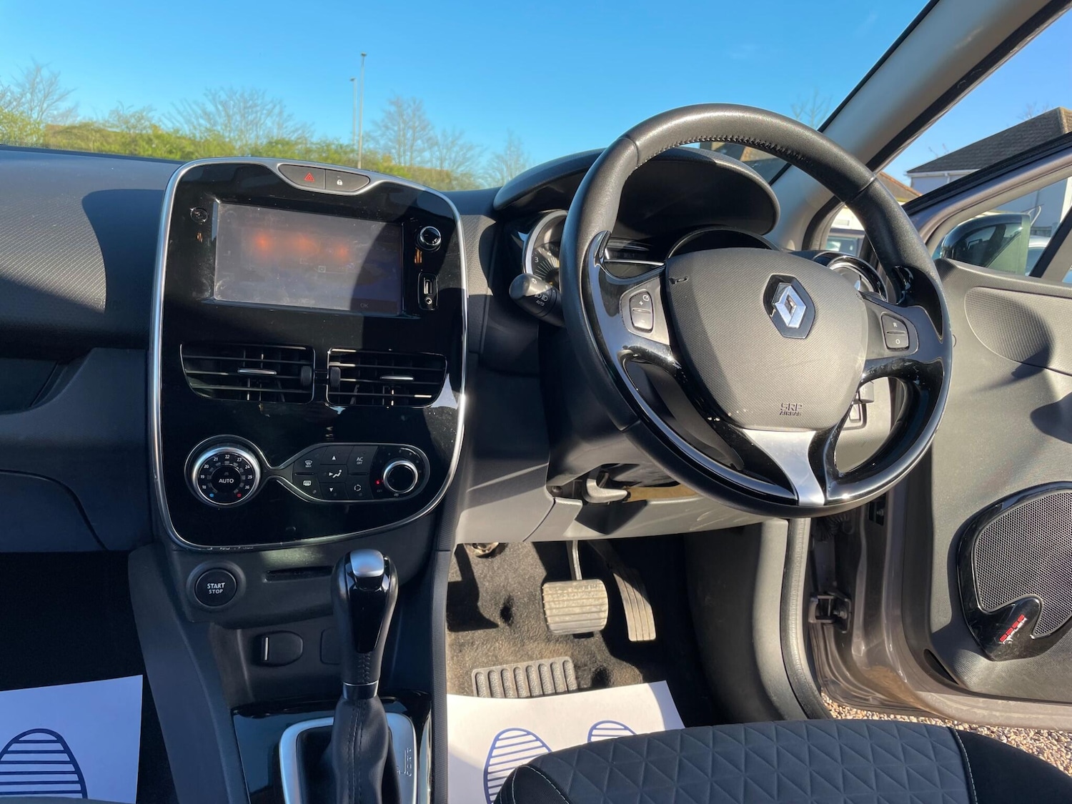 Used Renault Clio for sale - 77925759: Photo 27