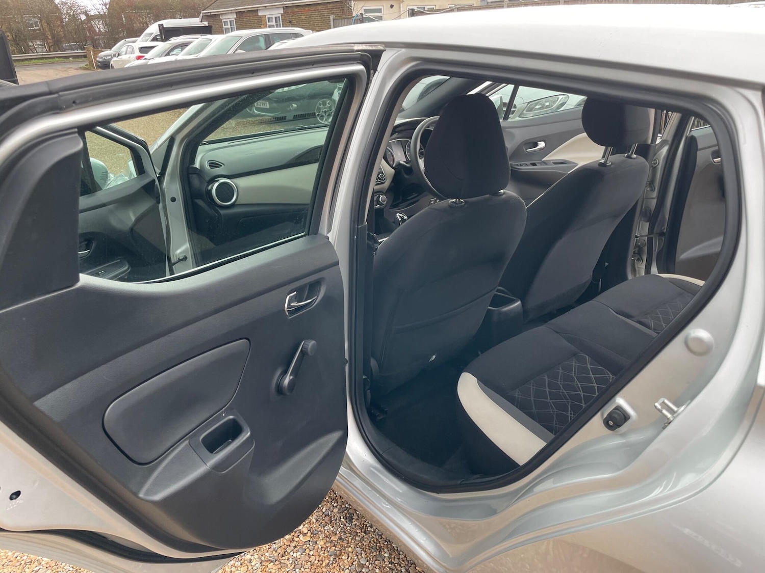 Used Nissan Micra 2017 for sale - 77510538: Photo 32