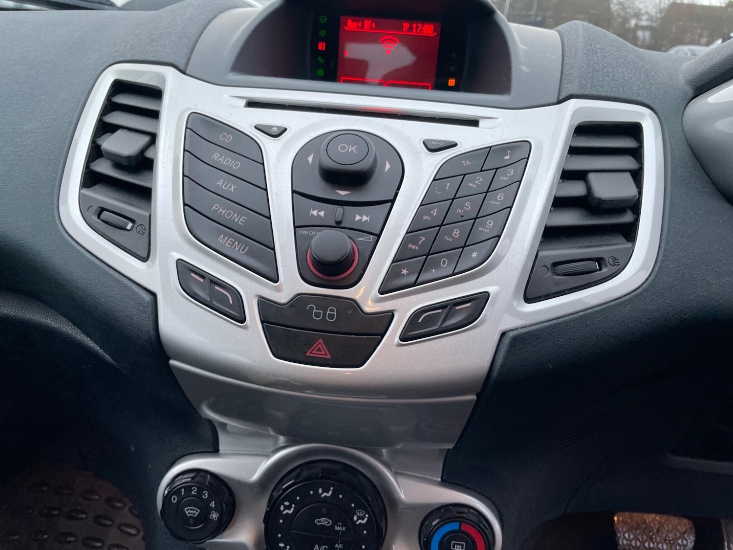 Used Ford Fiesta 2012 for sale - 77501829: Photo 15