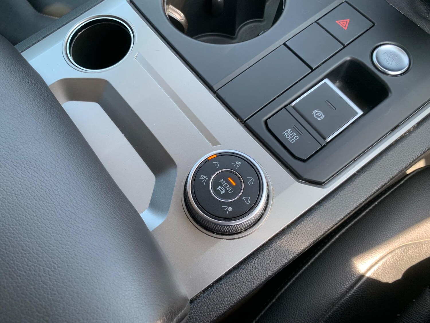 Used Volkswagen Touareg 2018 for sale - 77501819: Photo 24