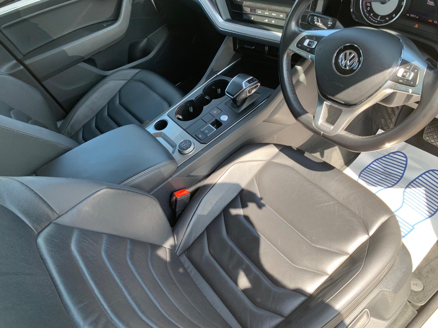 Used Volkswagen Touareg 2018 for sale - 77501819: Photo 30