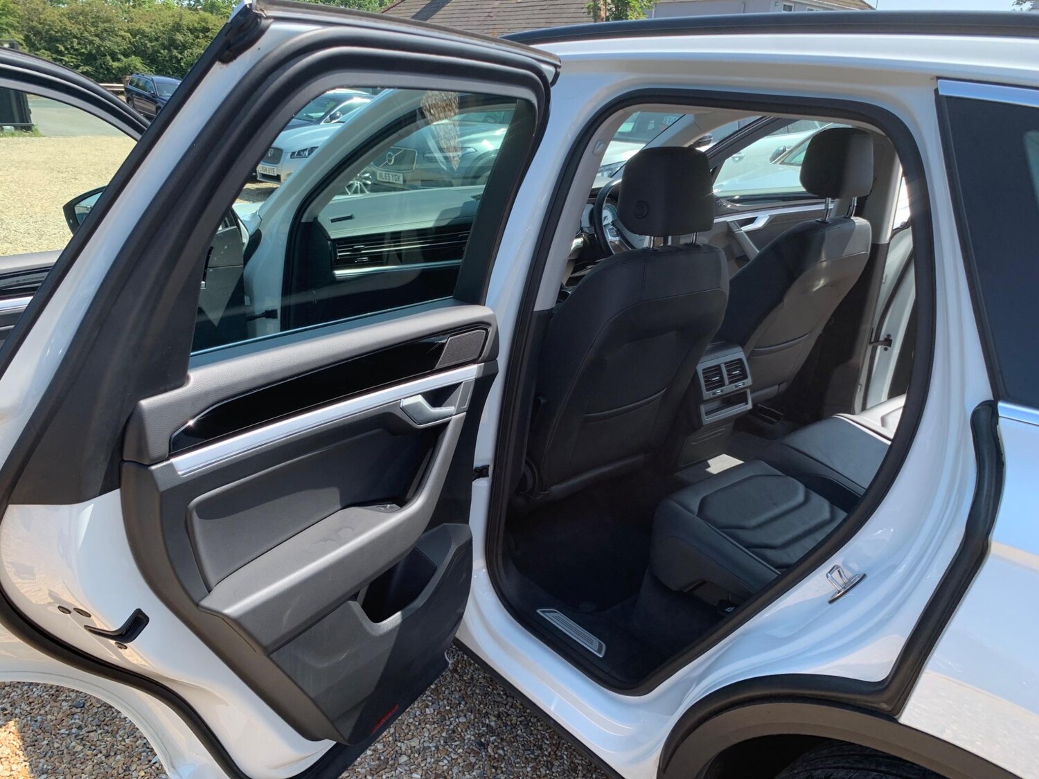 Used Volkswagen Touareg 2018 for sale - 77501819: Photo 38