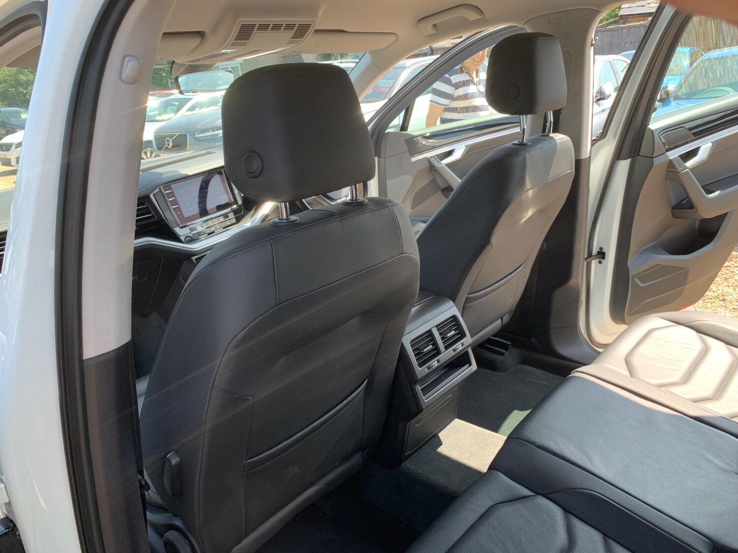 Used Volkswagen Touareg 2018 for sale - 77501819: Photo 41