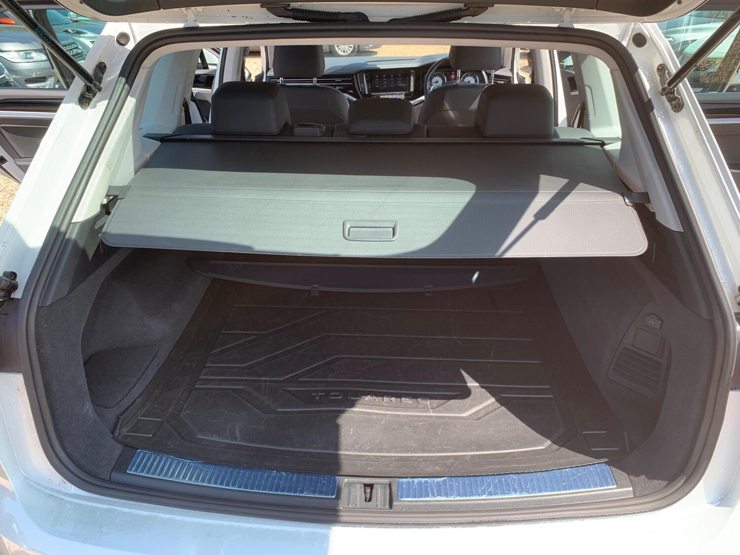 Used Volkswagen Touareg 2018 for sale - 77501819: Photo 48