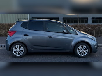 2013 (13) - 1.4 STYLE FIVE SPEED MANUAL MOON ROOF ULEZ FULLY LOADED 5-Door