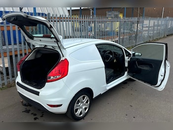 Used Ford Fiesta 2011 for sale - 78392851: Photo