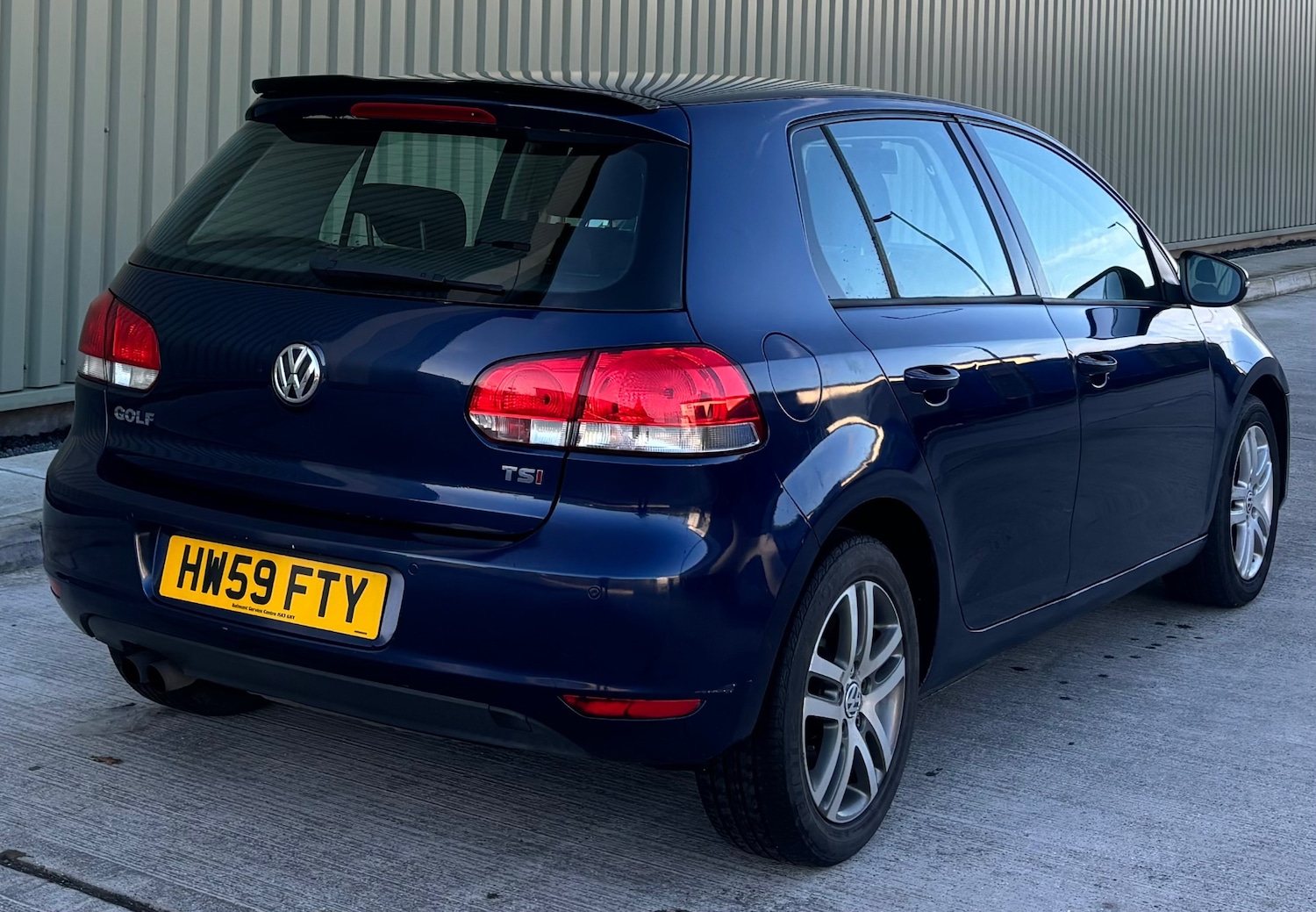 Used Volkswagen Golf 2009 for sale - 77310775: Photo 2
