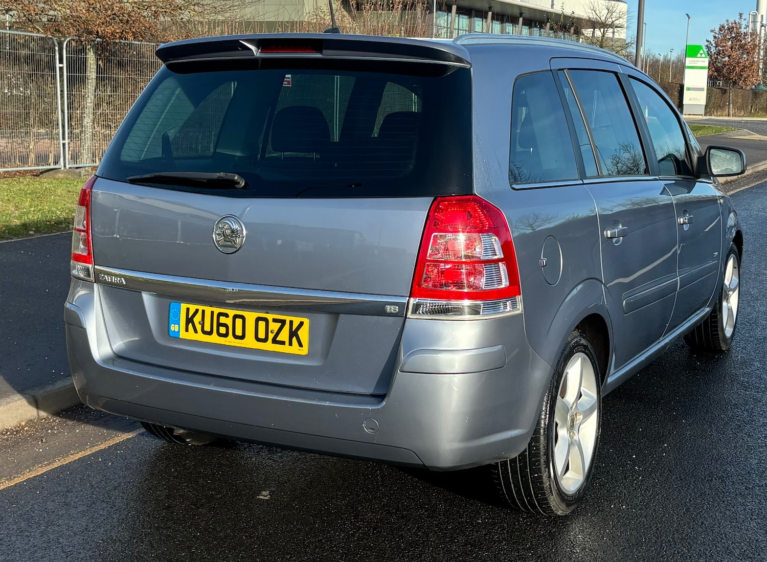 Used Vauxhall Zafira 2010 for sale - 76931853: Photo 2