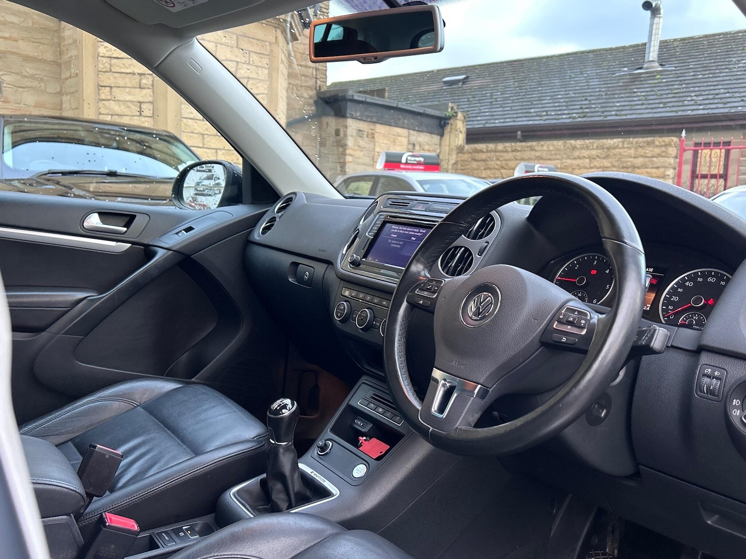 Used Volkswagen Tiguan 2015 for sale - 76855672: Photo 17