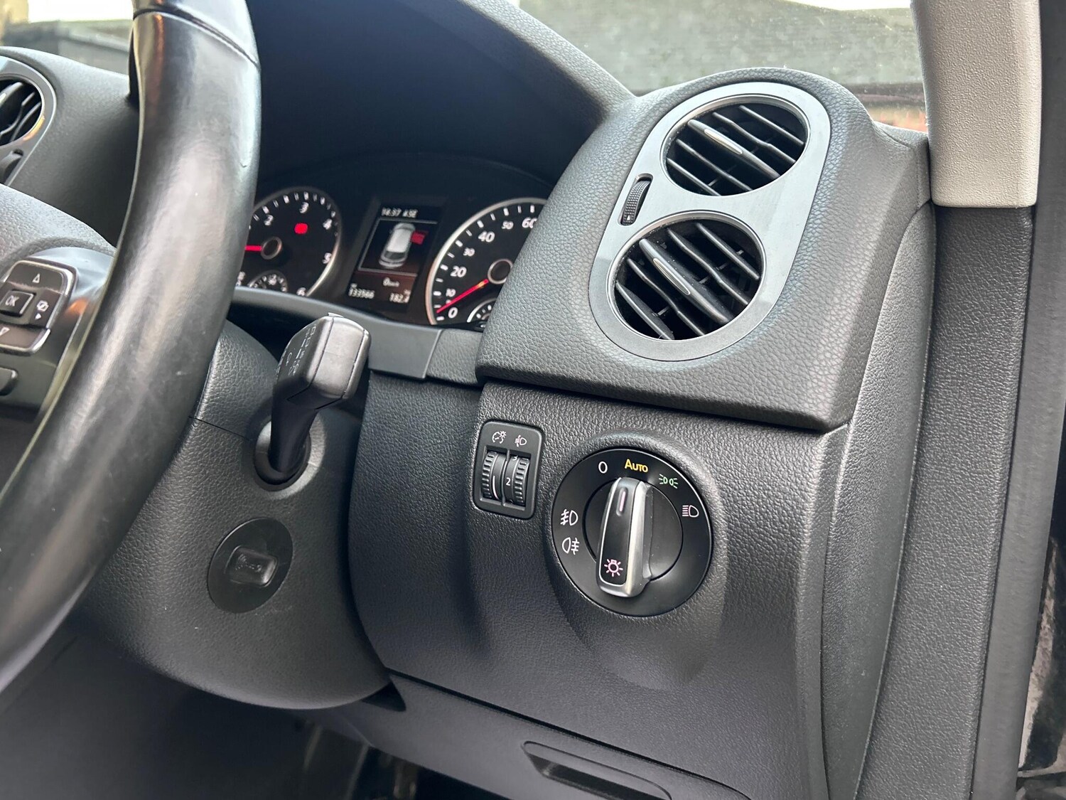 Used Volkswagen Tiguan 2015 for sale - 76855672: Photo 56