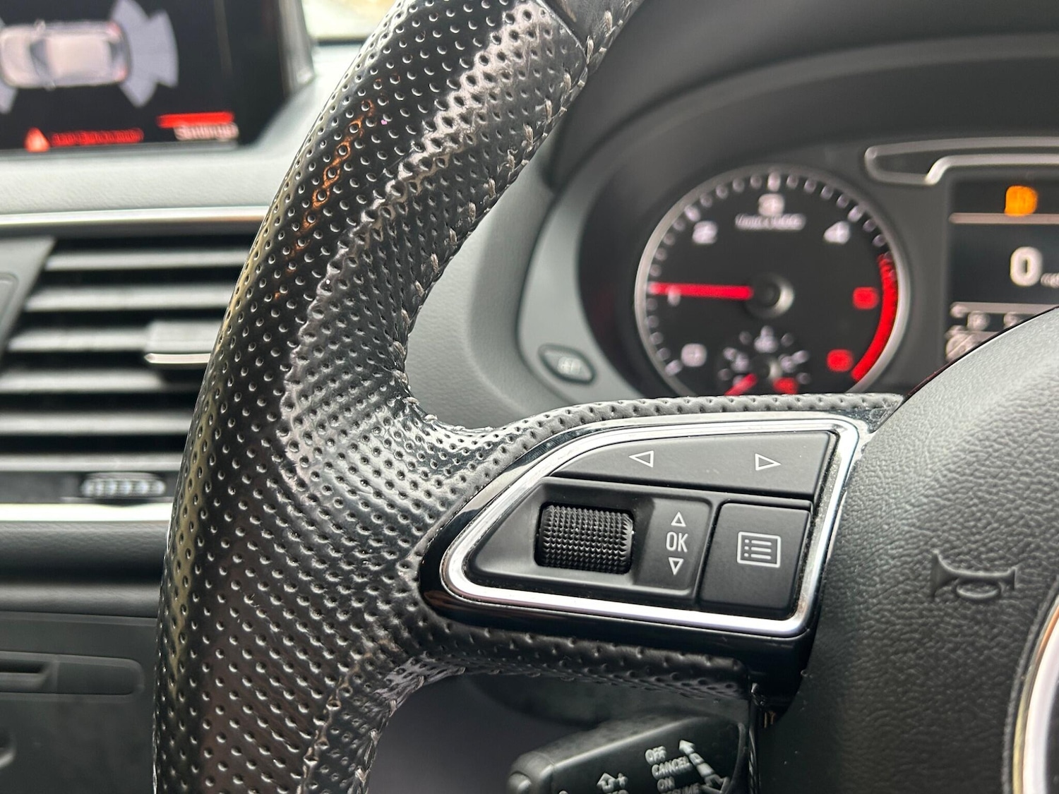 Used Audi Q3 2013 for sale - 77441129: Photo 28