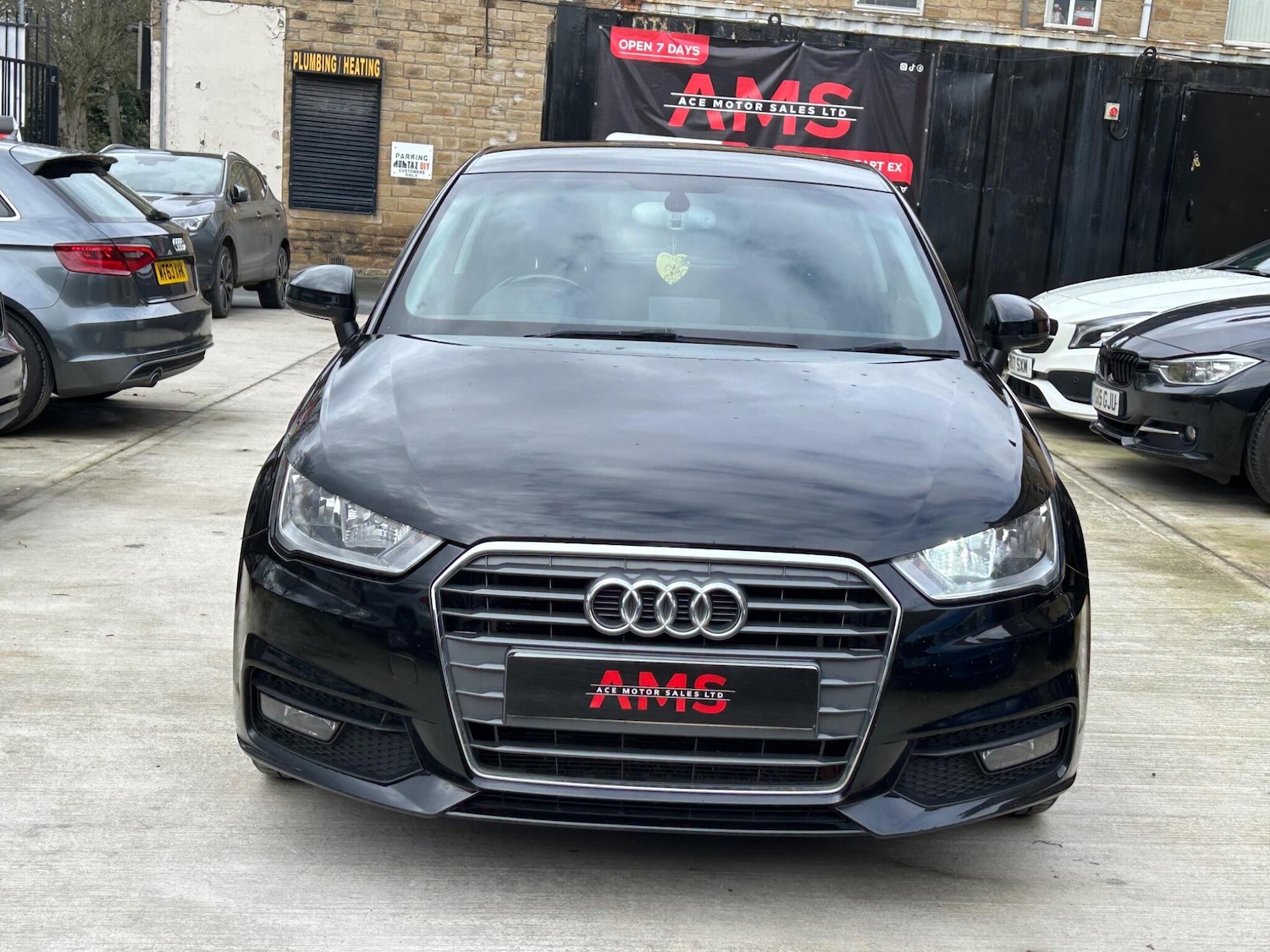 Used Audi A1 2015 for sale - 77705063: Photo 2