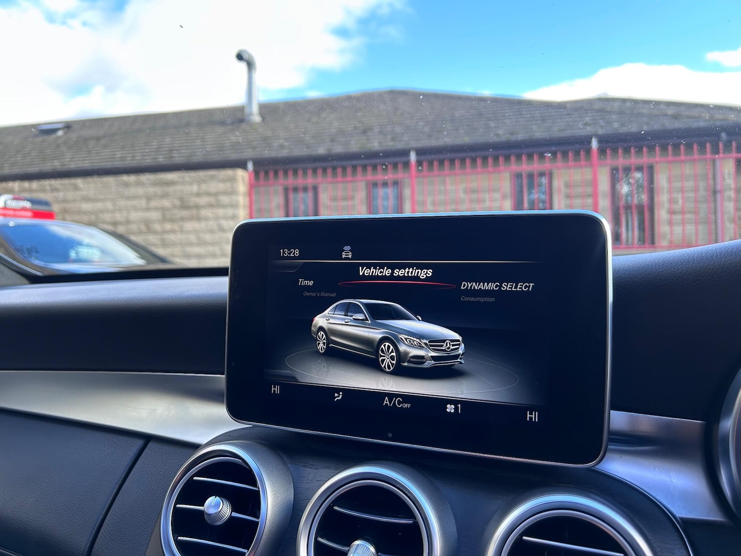 Used Mercedes-Benz C Class 2017 for sale - 77021042: Photo 64