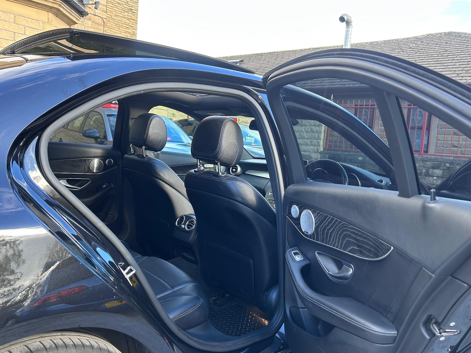 Used Mercedes-Benz C Class 2017 for sale - 77021042: Photo 90