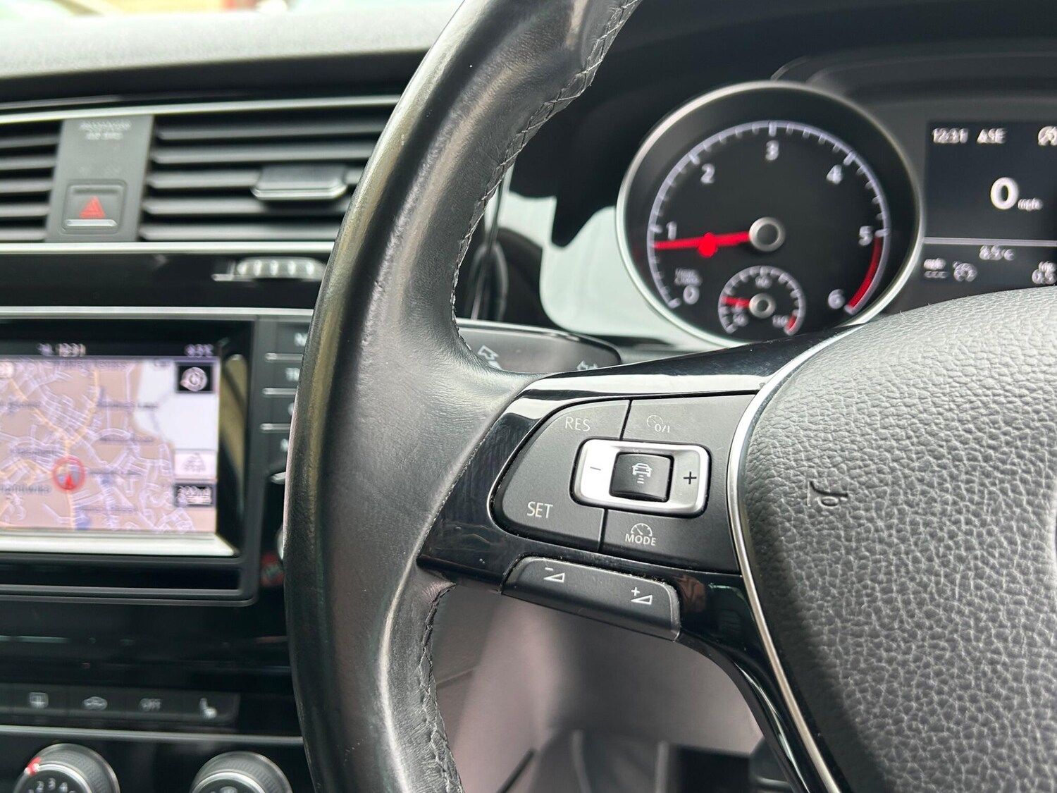 Used Volkswagen Golf 2014 for sale - 77908937: Photo 41