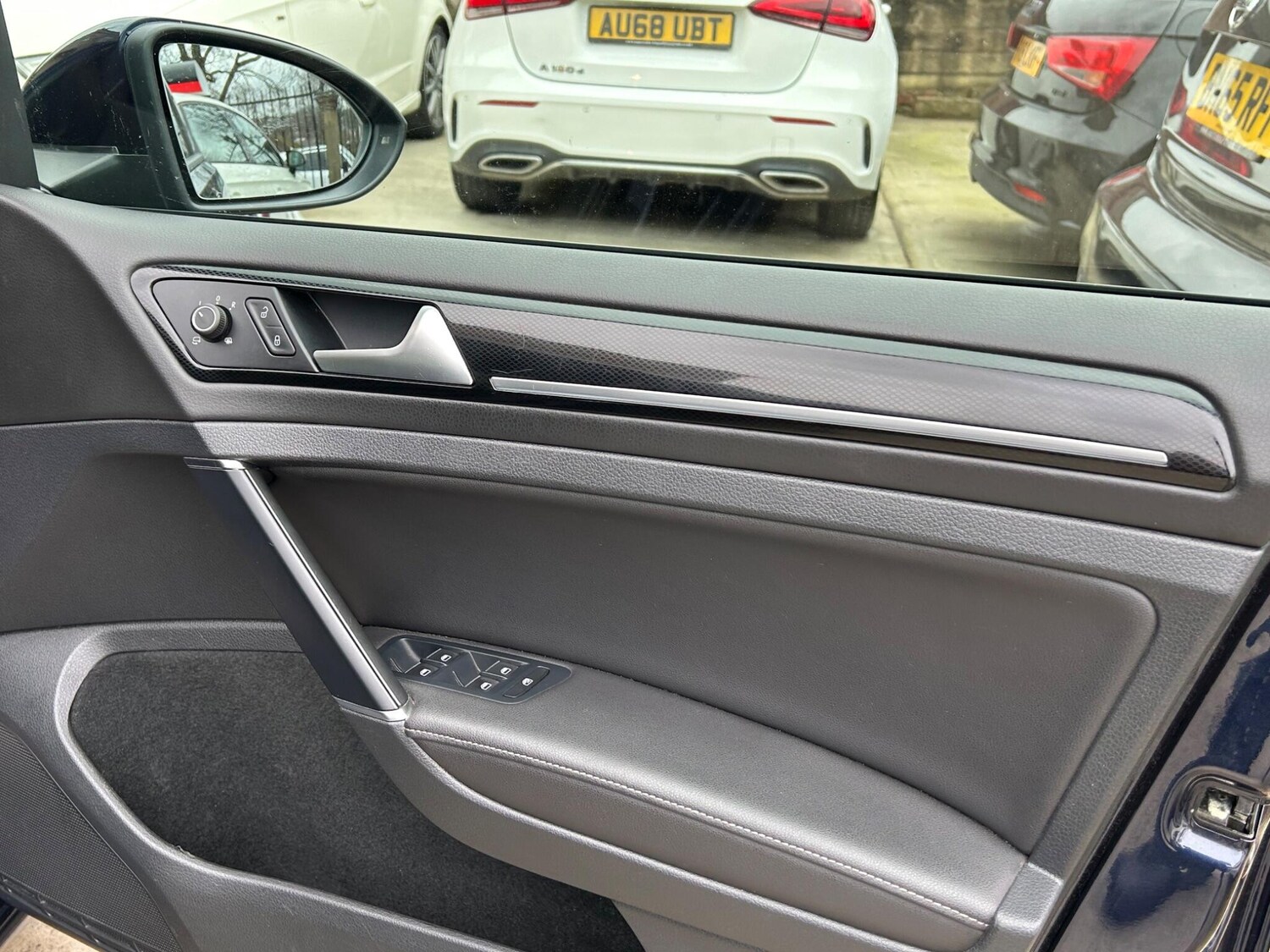 Used Volkswagen Golf 2014 for sale - 77908937: Photo 42