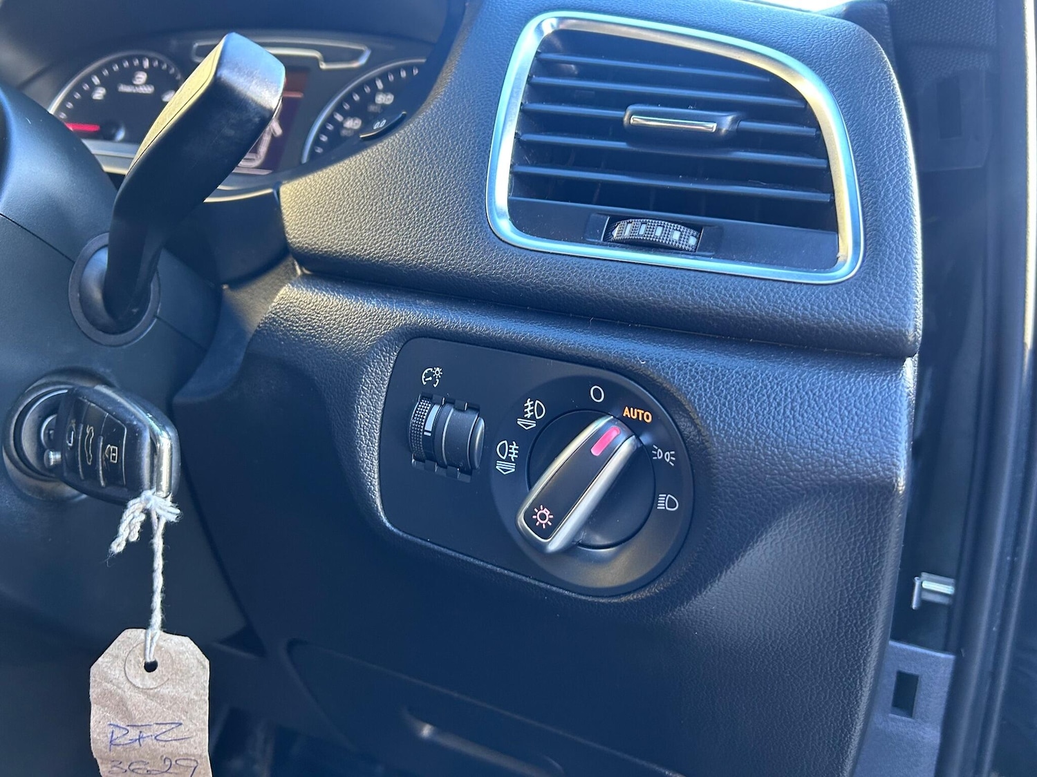 Used Audi Q3 2014 for sale - 76823898: Photo 25