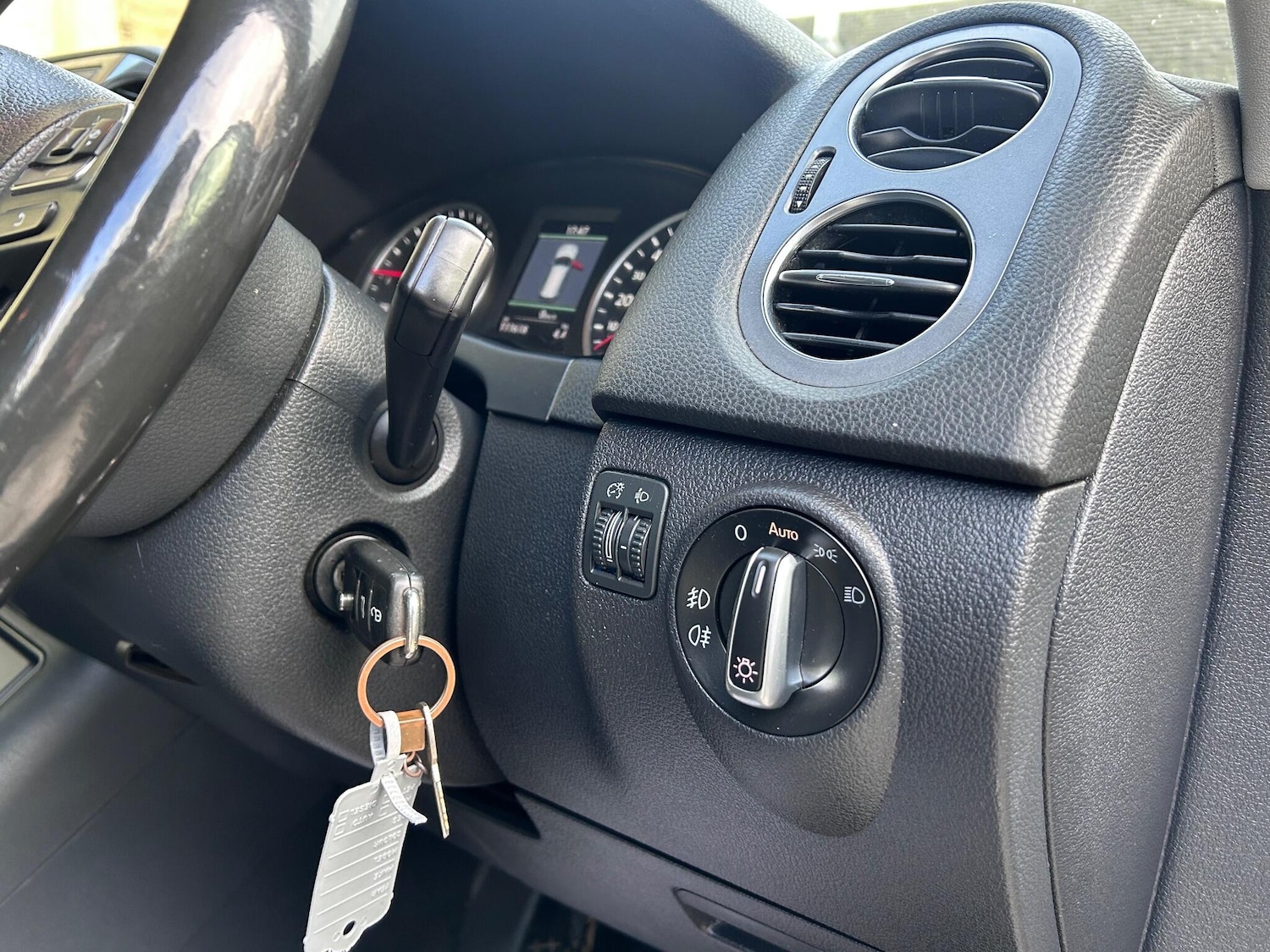 Used Volkswagen Tiguan 2013 for sale - 76823808: Photo 58