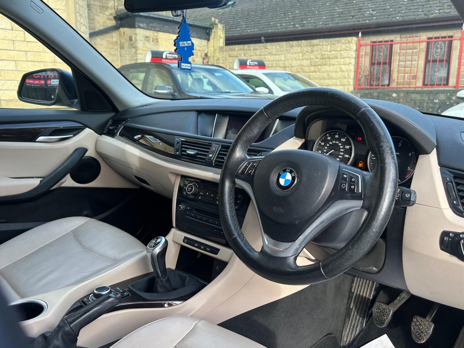 Used BMW X1 2015 for sale - 77839612: Photo 2