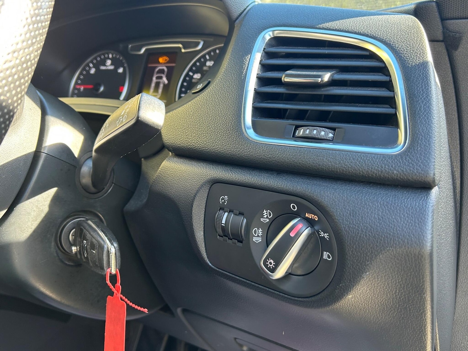 Used Audi Q3 2014 for sale - 77559500: Photo 42