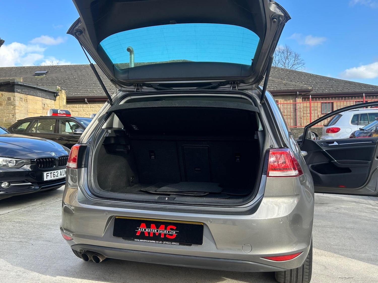 Used Volkswagen Golf 2014 for sale - 77839409: Photo 40