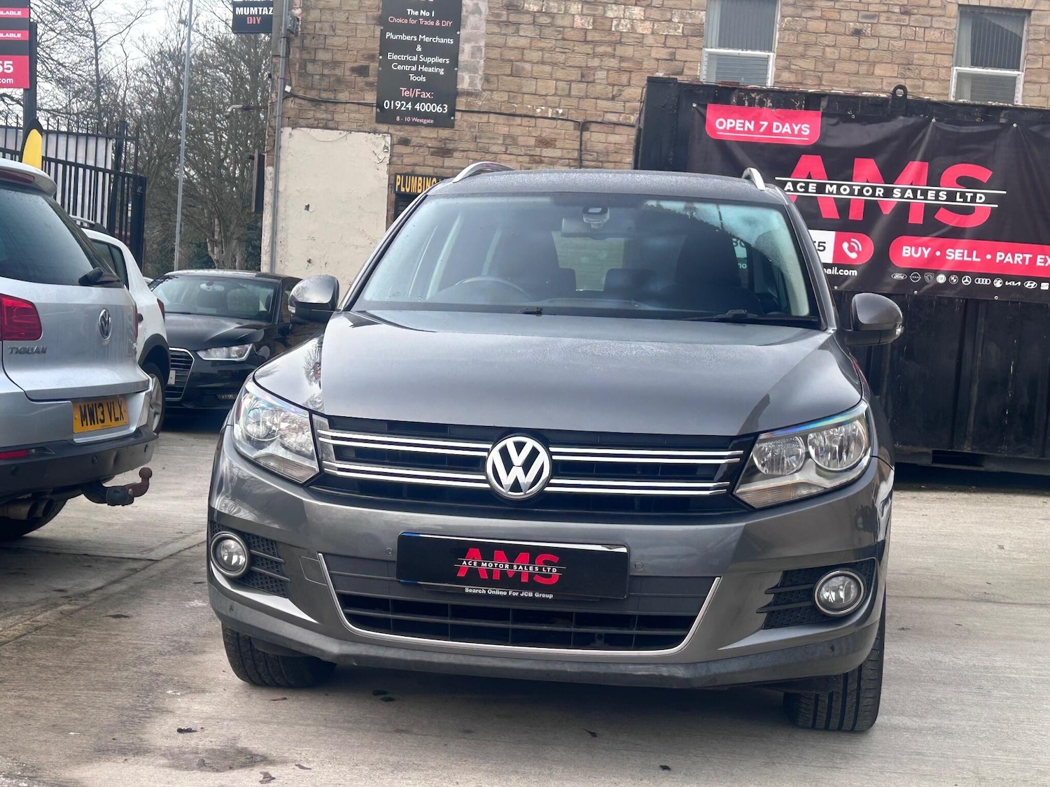 Used Volkswagen Tiguan 2015 for sale - 77143308: Photo 2