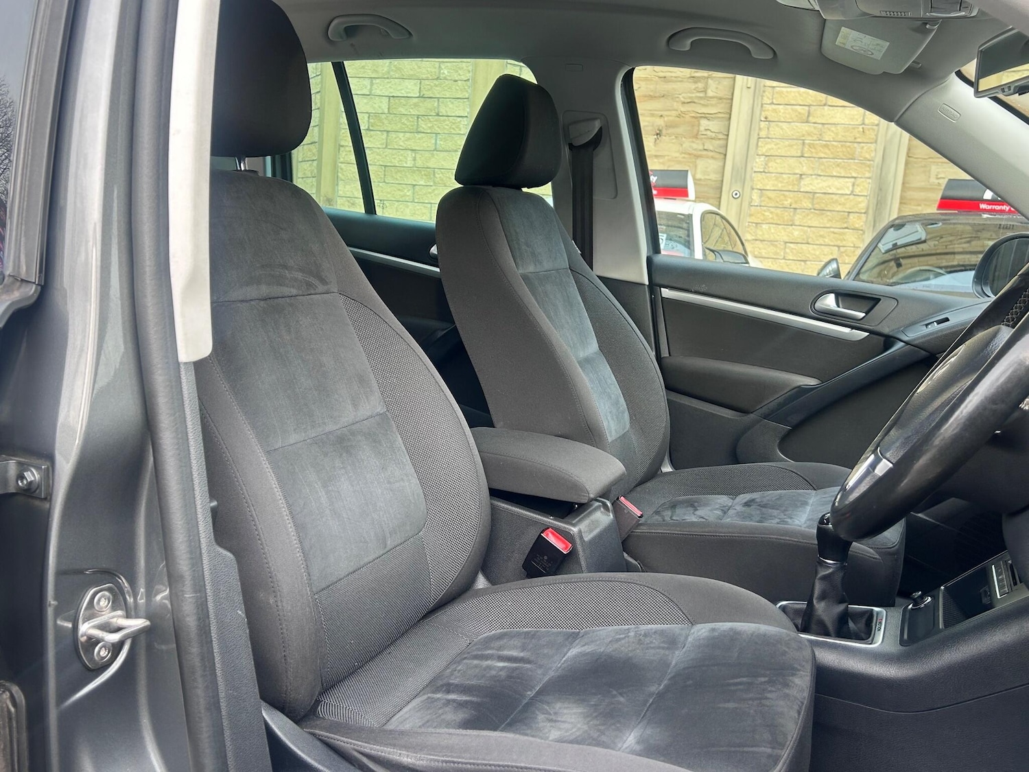 Used Volkswagen Tiguan 2015 for sale - 77143308: Photo 24