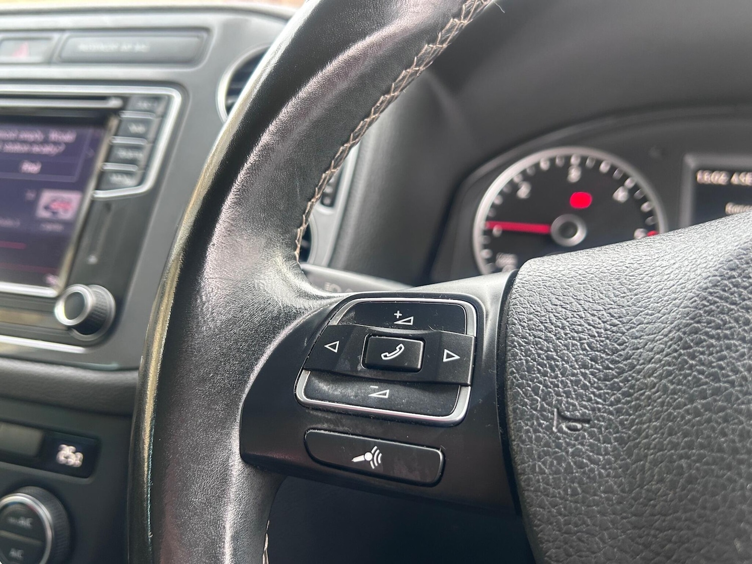 Used Volkswagen Tiguan 2015 for sale - 77143308: Photo 32