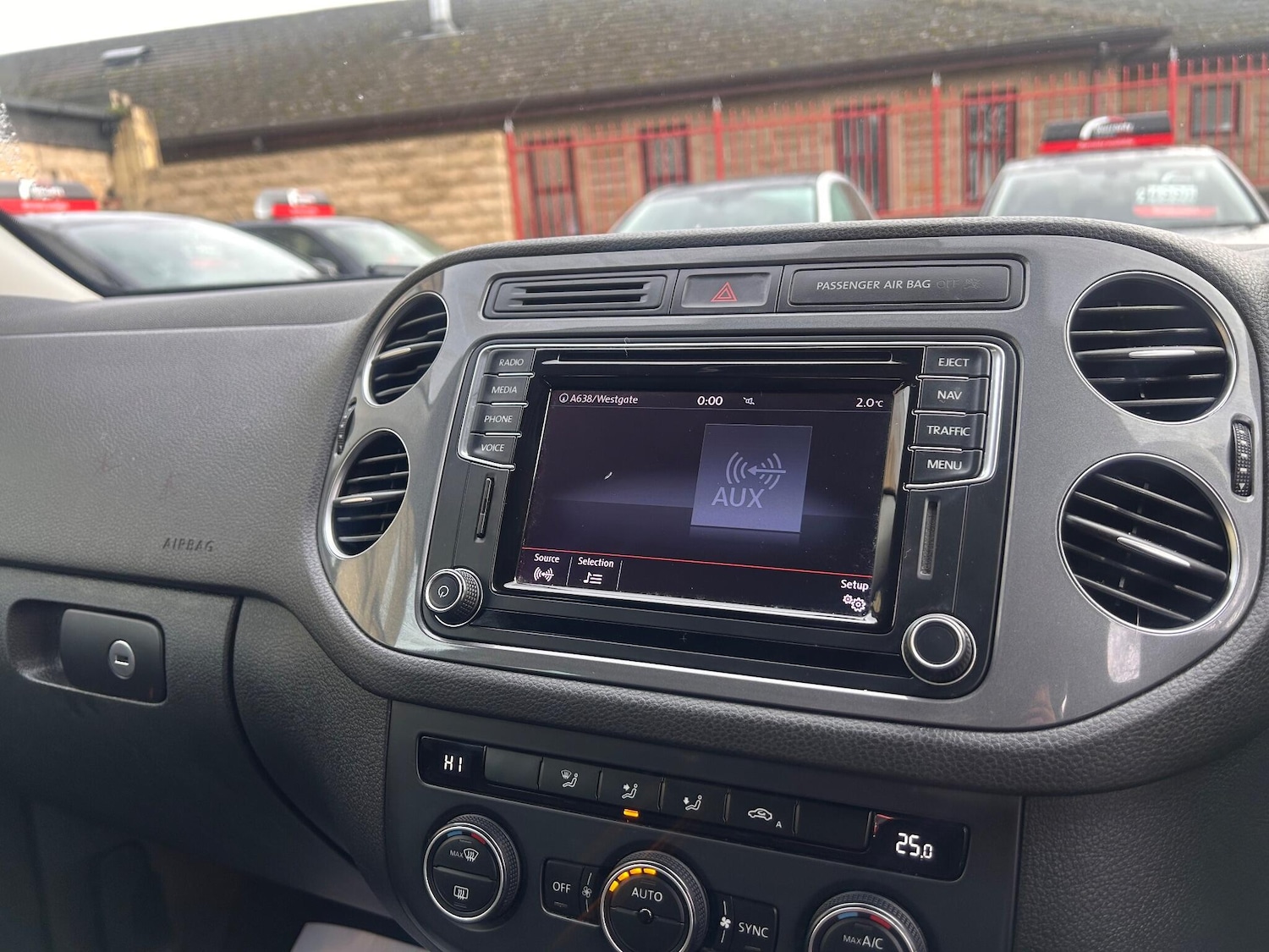 Used Volkswagen Tiguan 2015 for sale - 77143308: Photo 42