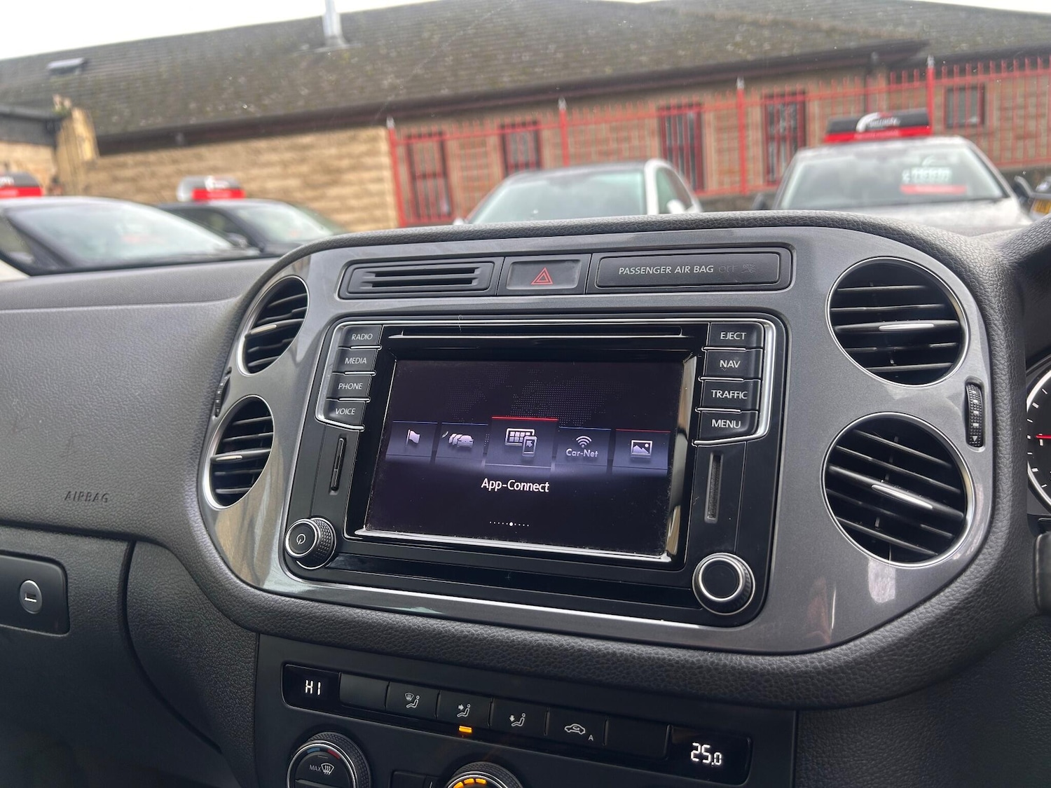 Used Volkswagen Tiguan 2015 for sale - 77143308: Photo 44