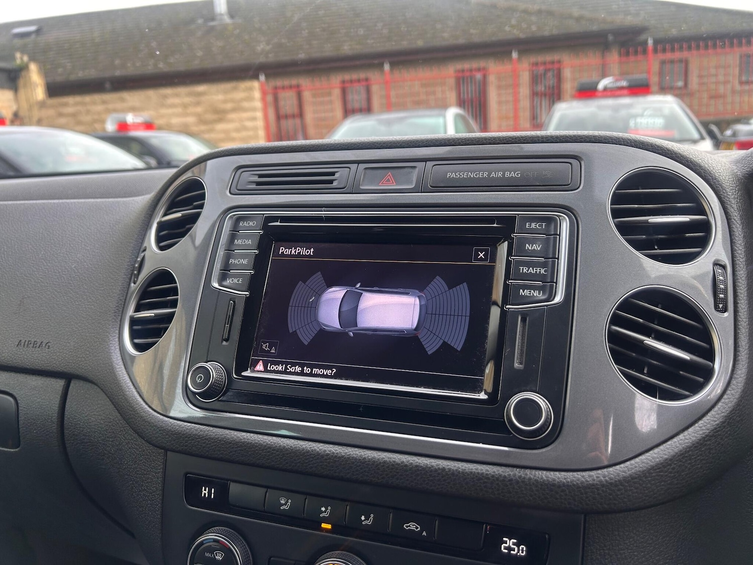 Used Volkswagen Tiguan 2015 for sale - 77143308: Photo 45