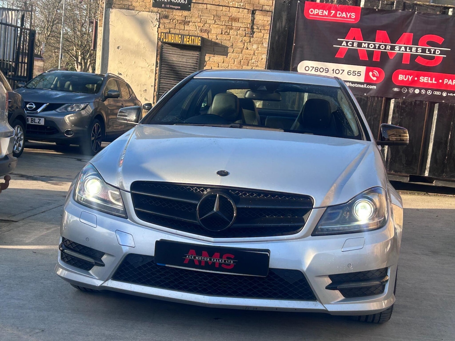 Used Mercedes-Benz C Class 2015 for sale - 77054081: Photo 2