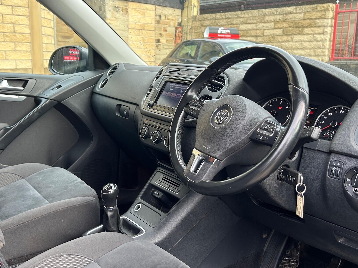 Used Volkswagen Tiguan 2015 for sale - 77174890: Photo 19