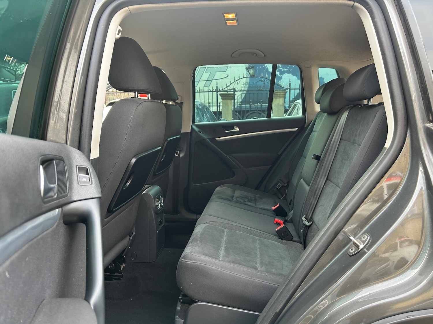 Used Volkswagen Tiguan 2015 for sale - 77174890: Photo 28