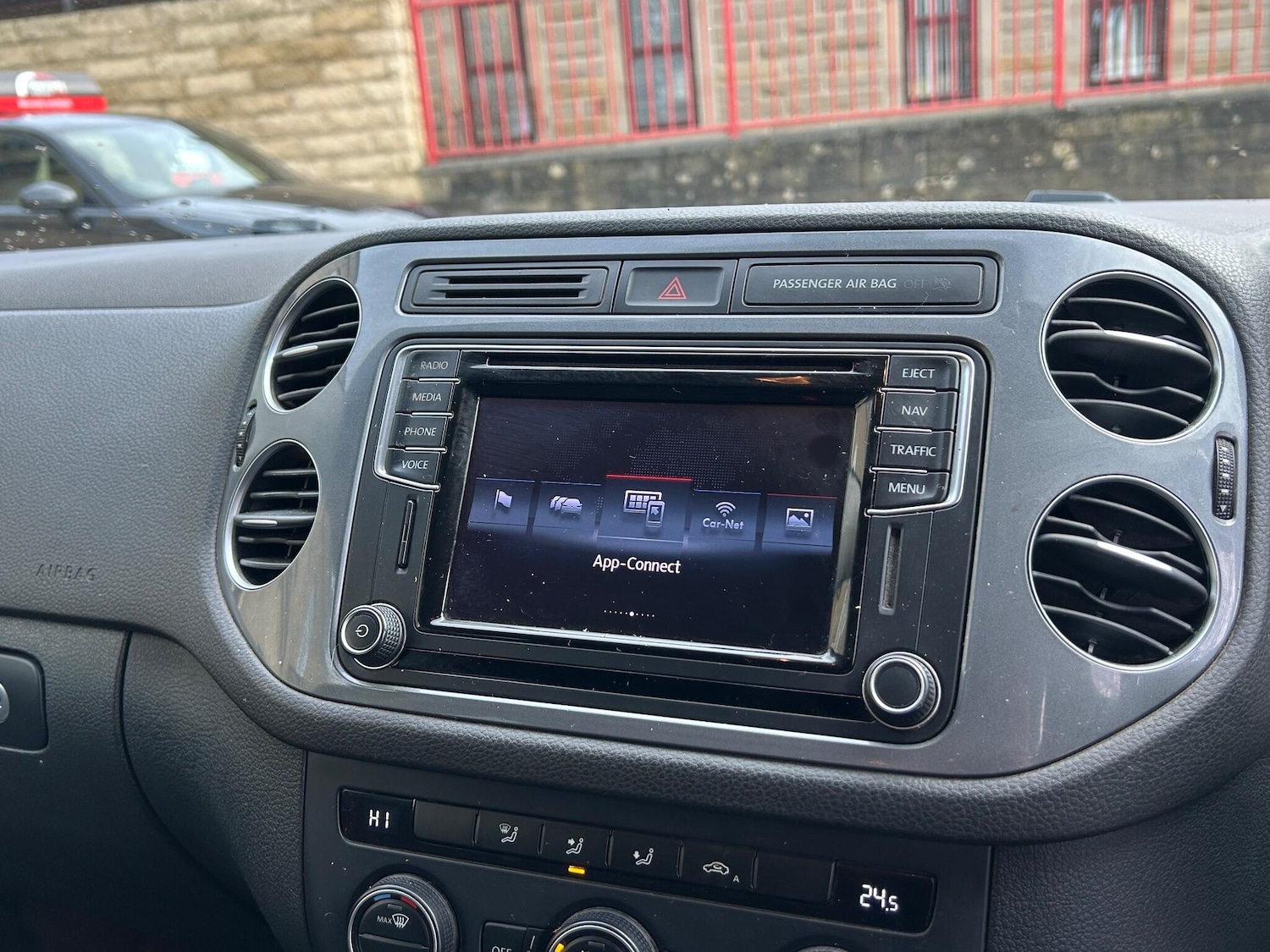 Used Volkswagen Tiguan 2015 for sale - 77174890: Photo 36